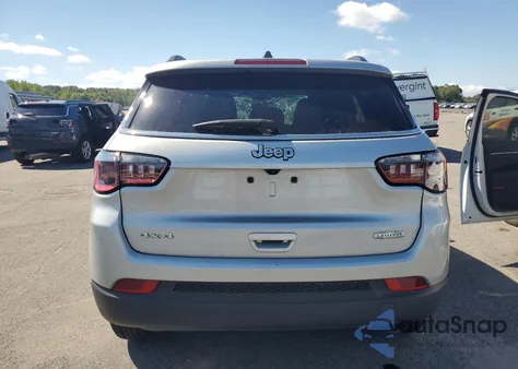 2024 Jeep Compass Latitude z USA, uszkodzony, nr VIN 3C4NJDBN7RT119280